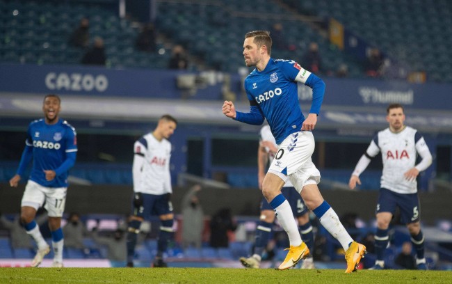 毫无保留地 毫无保留地